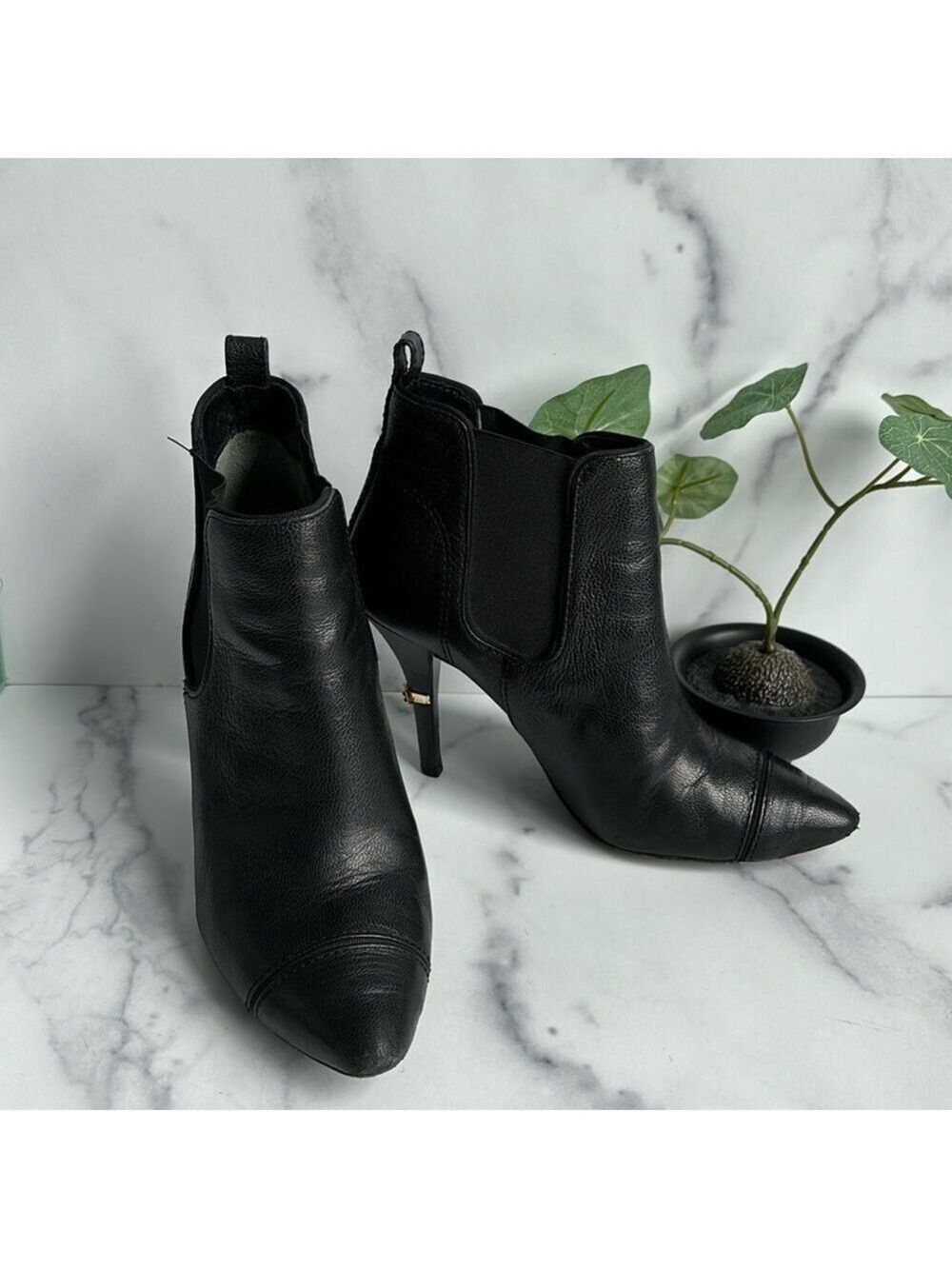 Tory Burch Bernice Black Leather Pointed Toe Ankle Boots Size 7.5M
